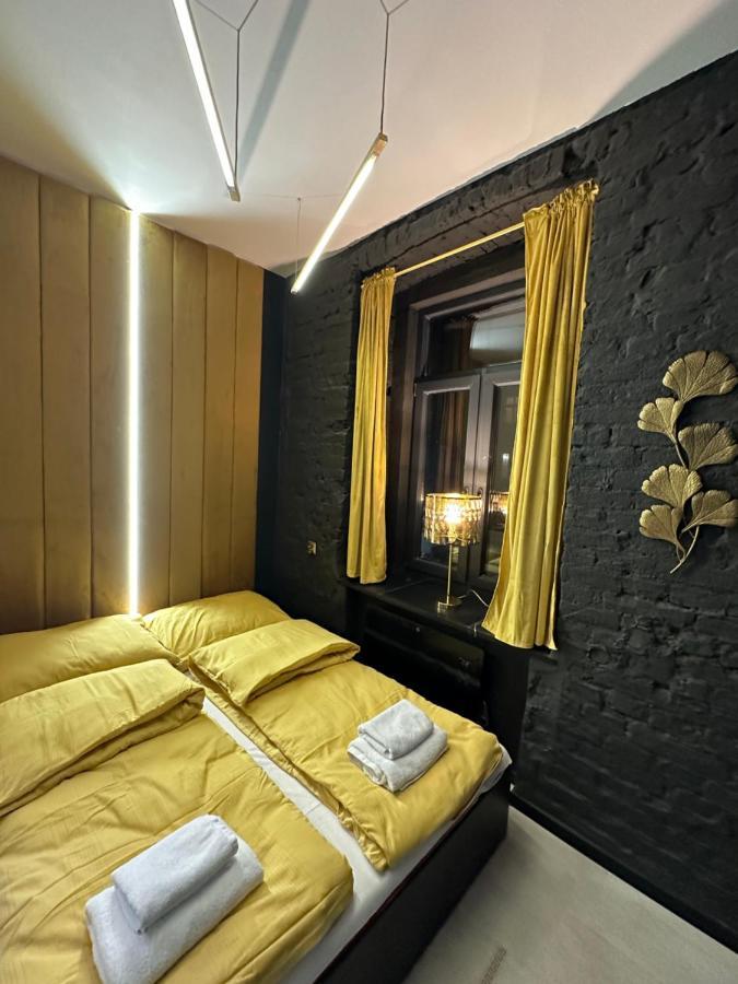 Darkhouse Versace Gold Lodž Exteriér fotografie