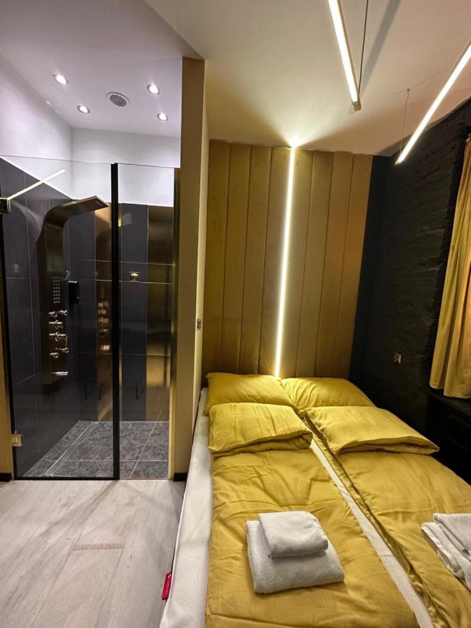Darkhouse Versace Gold Lodž Exteriér fotografie