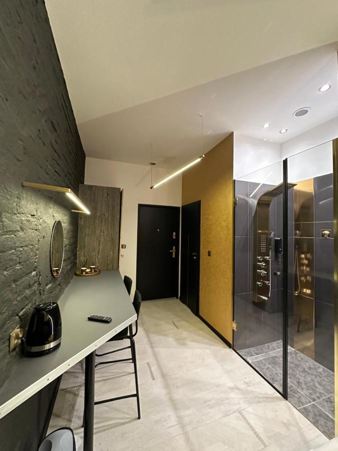 Darkhouse Versace Gold Lodž Exteriér fotografie
